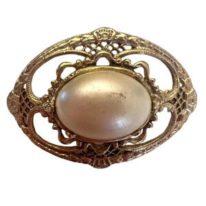 Vintage 60s-70s Cabochon Faux Pearl Filigree Brooch Pin Gold Tone